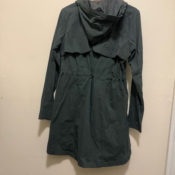 Athleta Overcloud Jacket Womens Navy Hood Nylon Zip Front Pocket Caped Size S - Picture 6 of 10